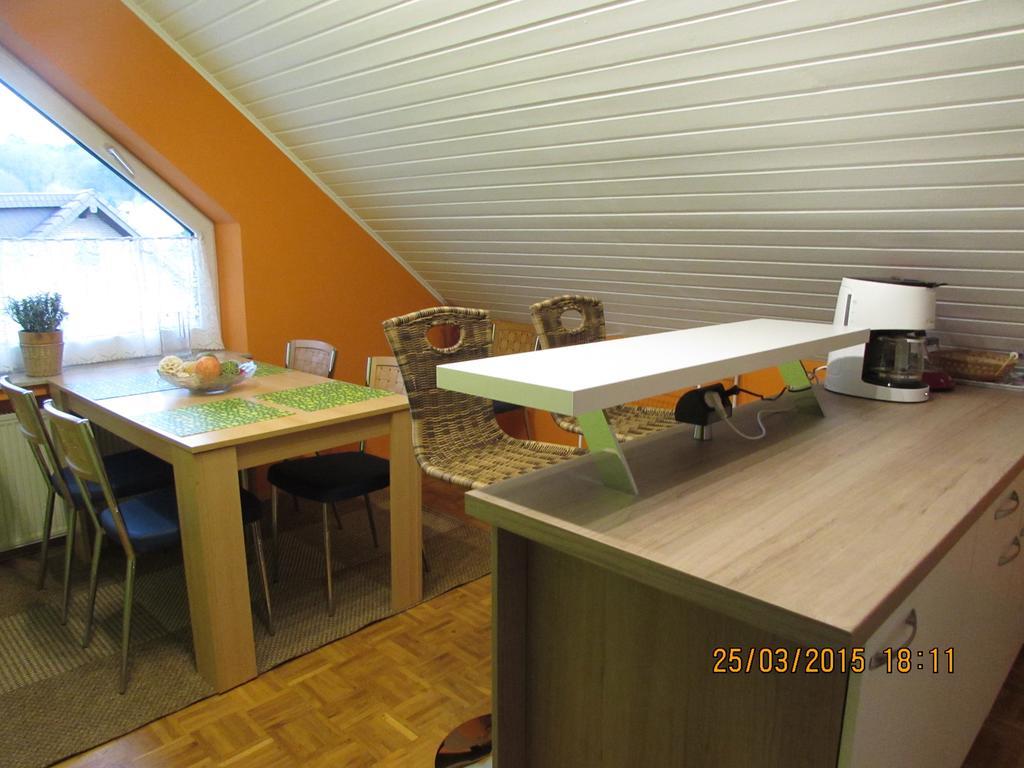 Eifel-Landhaus Ferienwohnungen "Em Gardestueffje" メッヒャーニッヒ 部屋 写真