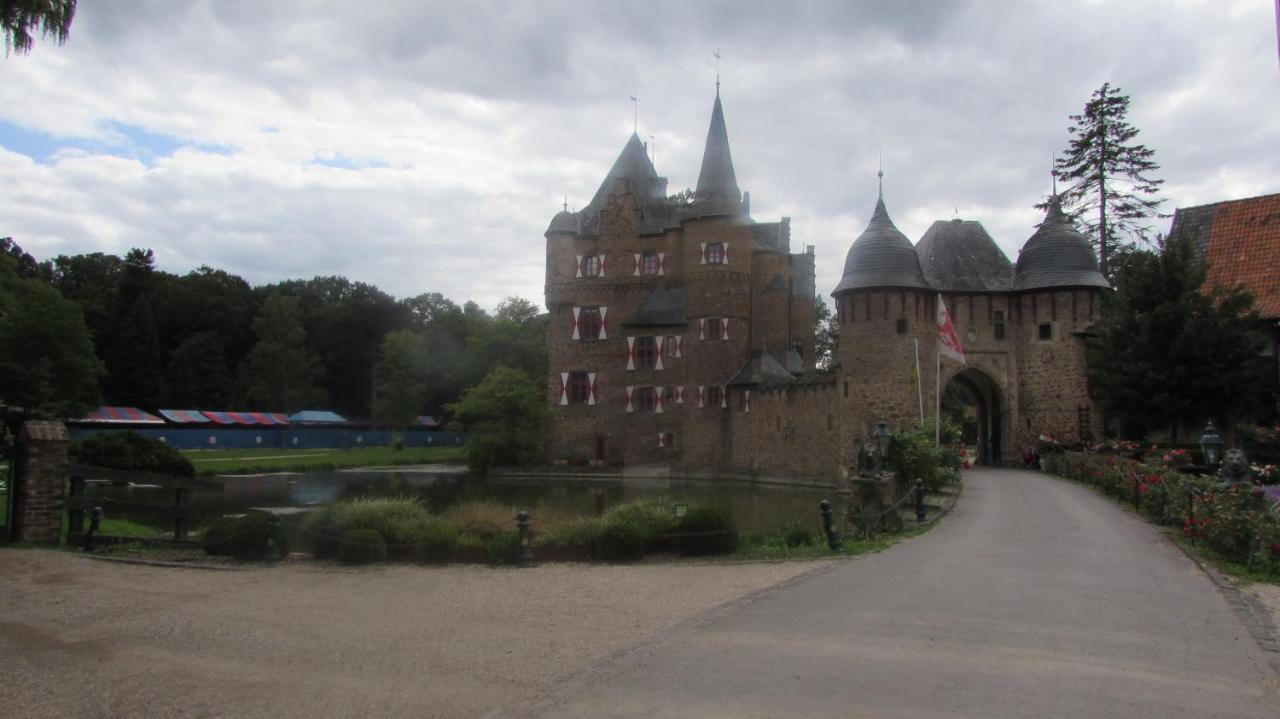Eifel-Landhaus Ferienwohnungen "Em Gardestueffje" メッヒャーニッヒ エクステリア 写真